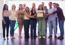 Câmara participa de inauguração de Agrocolégio e entrega homenagem à primeira-dama do Estado