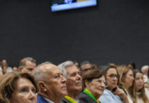 Câmara de Goianésia homenageia personalidades e novos cidadãos em sessão solene pelos 73 anos da cidade